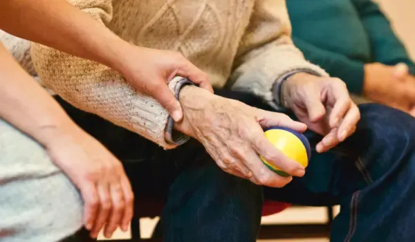 Tips for Making New Connections in an Assisted Living Community